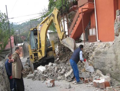 TATİL KÖYÜ - Pozantı Belediyesi'nden Yol Çalışması