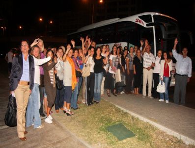 DOLMABAHÇE SARAYı - Konak Belediyesi Kurs Eğitmenlerini Kültür Turu İle Ödüllendirdi