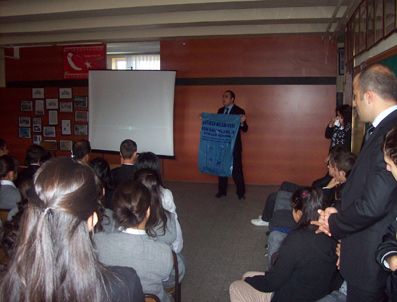 CEM KARA - Karacaköy'de öğrencilere eğitim semineri
