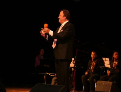 SELAMİ ŞAHİN - Selami Şahin, Gaziantep'te Konser Verdi