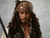 500 set çalışanına Johnny Depp'den palto