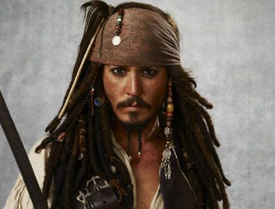 JOHNNY DEPP - 500 set çalışanına Johnny Depp'den palto