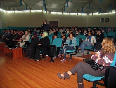 UÇAN SÜPÜRGE - Erzincan'da 'Erken Yaşta Evlilik' Konulu Konferans Verildi