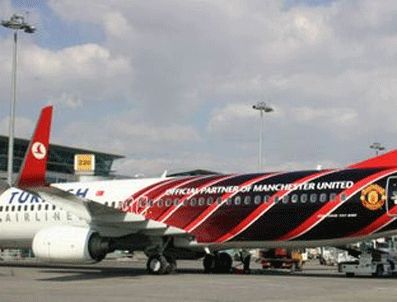 BOBBY CHARLTON - THY Manchester United reklamı tamamlandı