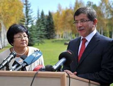 ROZA OTUNBAYEVA - Davutoğlu'ndan Kırgızlara 3 temel çağrı