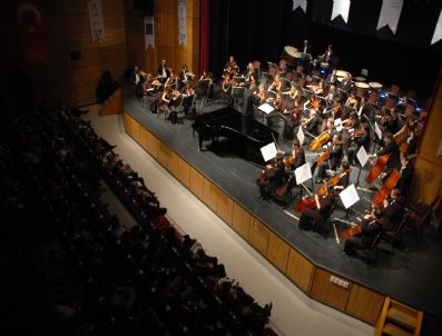 İDİL BİRET - Cumhurbaşkanlığı Senfoni Orkestrası Rize'de Konser Verdi