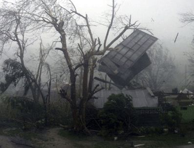 Tayfun Asya'yı duman etti