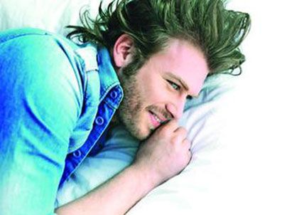 İDİL FIRAT - Kıvanç Tatlıtuğ Londra yolcusu