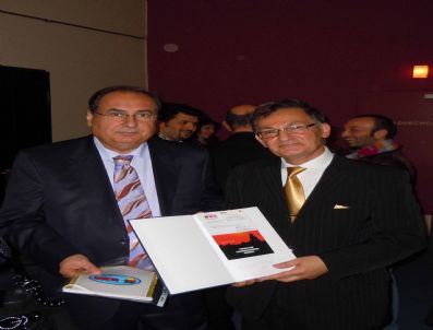 ŞEREF TRIBÜNÜ - Özcan'dan Almanya Çıkartması