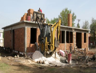 ÖMER NASUHI GÜLEÇ - Gelinbuğday Köyü'ne 2 Derslik 1 Lojman Yapılıyor