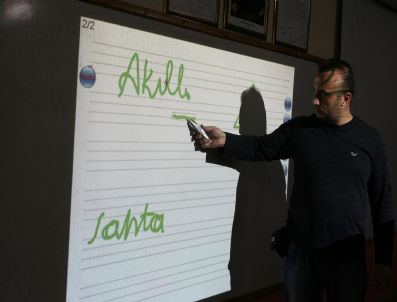 TAŞKESTI - Mudurnu'da Okullara Akıllı Tahta Sistemi Kuruldu