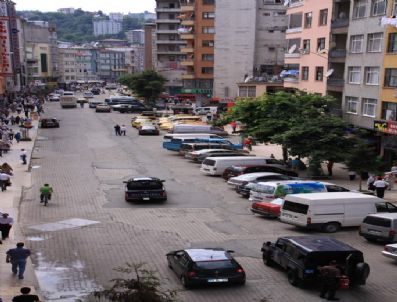 HALIL BAKıRCı - Rize'de Cumhuriyet Caddesi Yeniden Yapılandırılıyor