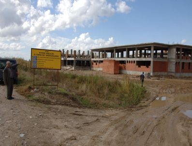 ÇEŞTEPE - Tartışmayla Temeli Atıldı, Sessiz Sedasız Yükseliyor