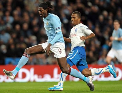 EMMANUEL ADEBAYOR - Adebayor Manchester City'i galibiyete taşıdı