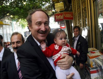 CAFER ŞAHIN - Devlet Bakanı Faruk Nafiz Özak'a Eşme'de Kolbastılı Karşılama