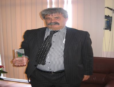 OSMAN ÖZGÜVEN - Dikili Belediye Başkanı Özgüven İsyan Etti: