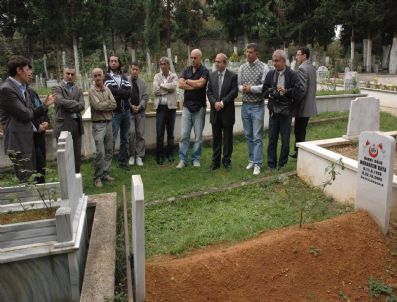 MUHARREM KAYA - Gazeteci Muharrem Kaya Ölümünün 5. Yıldönümünde Mezarı Başında Anıldı