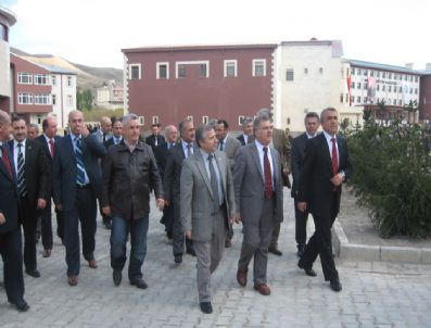 BAYıNDıRLıK VE İSKAN BAKANı - Bayburt Üniversitesi 2010 Â€' 2011 Akademik Eğitim Â€' Öğretim Yılı Başladı
