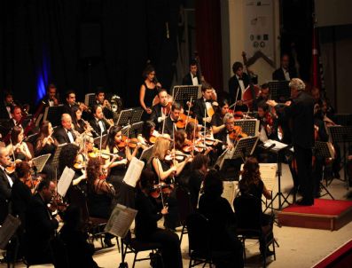 İDİL BİRET - Cumhurbaşkanlığı Senfoni Orkestrası'nı 5 Günde 5 Bin 500 Kişi Dinledi