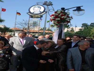 BENCILLIK - Ege Telgraf Gazetesi Kurucusu Sezer Doğan'ın Adı, Konak Belediyesi Tarafından Yıllarca Çalıştığı Gazetenin Bulunduğu Sokağa Verildi