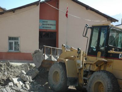 KÖYDEŞ - Hakkari'de Yol Yapım Ve Genişletme Çalışmaları