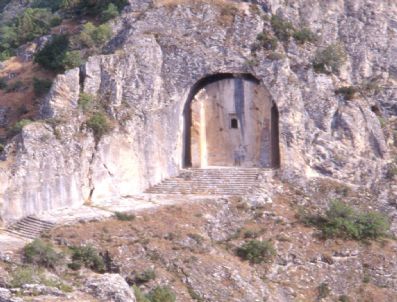 Komutan İkezios'a Ait Anıt Mezar Restore Edilecek