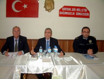 FIKRET AKOVA - Burhaniye'de Asayiş Masaya Yatırıldı