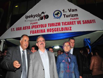 ZAHIR KANDASOĞLU - Vali Karaloğlu, Van-asya İpekyolu Fuarı'nı Ziyaret Etti