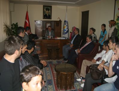 TÜRK DÜNYASI BELEDIYELER BIRLIĞI - Zenbilci'ye, Türk Dünyası Öğrencilerinden Ziyaret