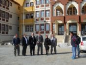 Ak Parti'den Ayvalık'ta İnşaatı Tamamlanan Okullara Ziyaret