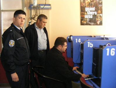 PORNOGRAFI - Alaplı'da İnternet Kafeler Denetlendi