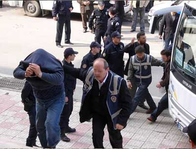 DOLAR VE EURO - Polislerin de karıştığı iddia edilen çete operasyonu polis kamerasında