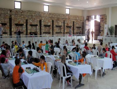 ORTAKENT - Satranç Şampiyonlarına Ödül