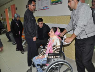 ORTAKARAÖREN - Seydişehir'de Trafik Kazası: 5 Yaralı