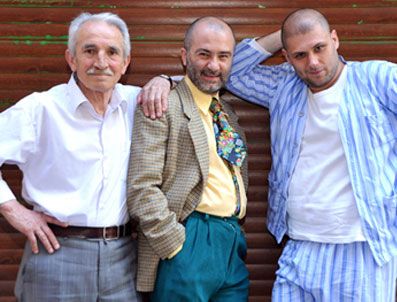 ECE VAHAPOĞLU - Star TV Gecekondu izleyenleri kahkaya boğdu