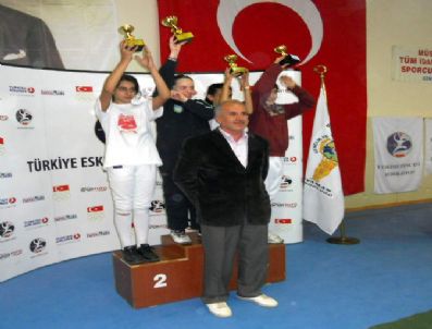 İLKÖĞRETİM MÜDÜRÜ - Türkiye Süper Minikler Eskrim Şampiyonası Tamamlandı