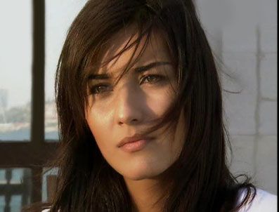 KENAN İMİRZALIOĞLU - Ünlü oyuncular Facebook'ta da yarışıyor!