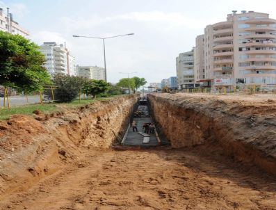 RECEP PEKER - Altyapı Çalışmaları Devam Ediyor