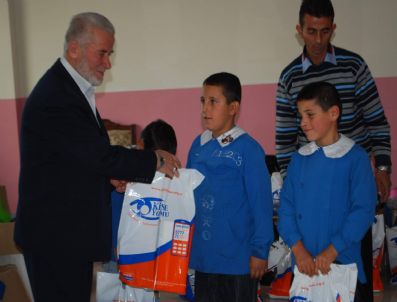 Kimse Yok Mu Derneği'nden 350 Öğrenciye Yardım