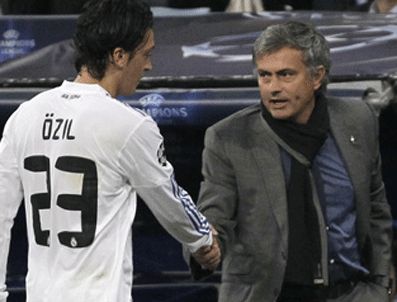 XABI ALONSO - Mesut Özil Mourinho'nun verdiği 6 görevi anlattı