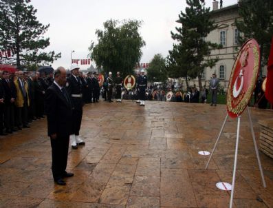ATATÜRK KONGRE VE ETNOGRAFYA MÜZESI - Sivas'ta 29 Ekim Cumhuriyet Bayramı Kutlamaları Yağmur Altında Yapıldı
