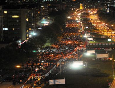 Bursa'da Binlerce Kişi Cumhuriyet Yürüyüşünde Buluştu