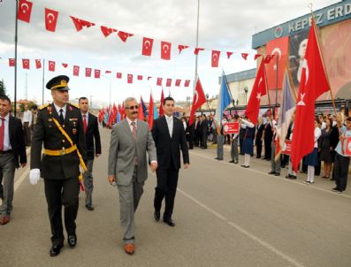 MUHITTIN PAMUK - Cumhuriyet Bayramı Antalya'da Coşkuyla Kutlandı
