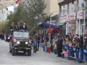 Cumhuriyet Caddesi Kırmızı- Beyaz'a Büründü