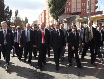 NEVZAT BOZKUŞ - Türkiye Türkü Bayramı Kortej Yürüyüşü İle Start Aldı