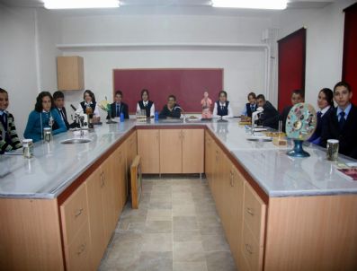 EĞERCI - Bu Okul Özel Okullara Taş Çıkartır