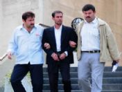 İçki Parası Yüzünden Bıçakladığı Arkadaşının 250 Lirasını Gasp Eden Şüpheli Alem Yaparken Yakalandı