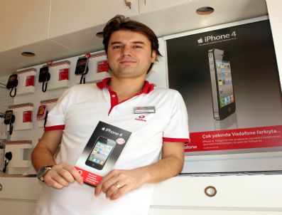 İPHONE - Iphone 4 Bursa'da Bir Günde Tükendi