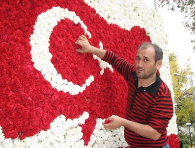 NIHAT ÇELIK - 6 Bin Çiçekten Türkiye Haritası