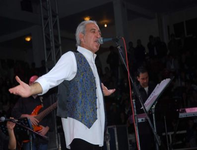 EDİP AKBAYRAM - Giresun Belediyesi'nden Cumhuriyet Konseri